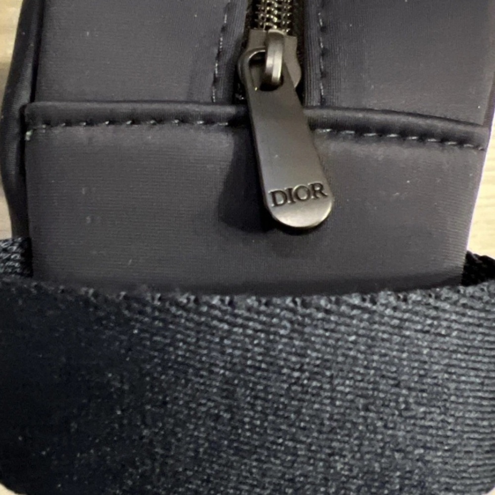 NIB Dior Men's Deep Blue Scuba Material Toiletry Dopp Kit - Picture 14 of 16